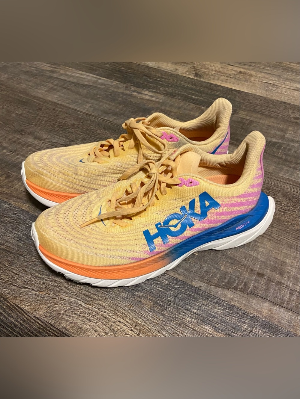 Hoka Mach 5 Pro Fly Running Shoes - Light Apricot w/ Blue & Pink Women’s 9